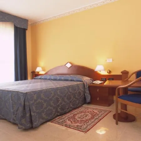 Hotel Apan 4*