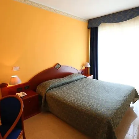 Отель Apan Реджо-ди-Калабрия